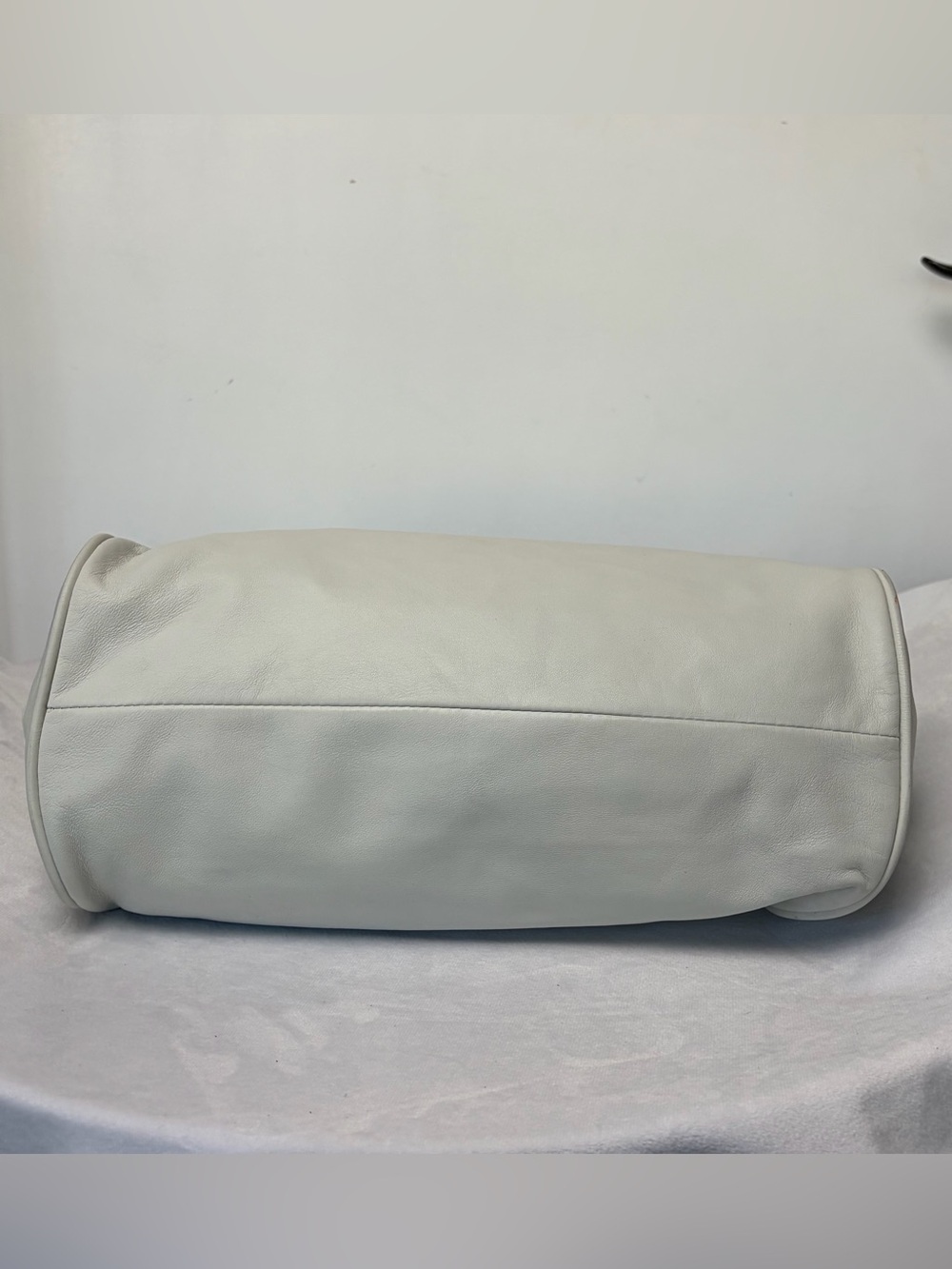 CHANEL lambskin top handle clutch, ivory-grey, leather Camelia accent,11x12, EUC - Picture 7 of 16